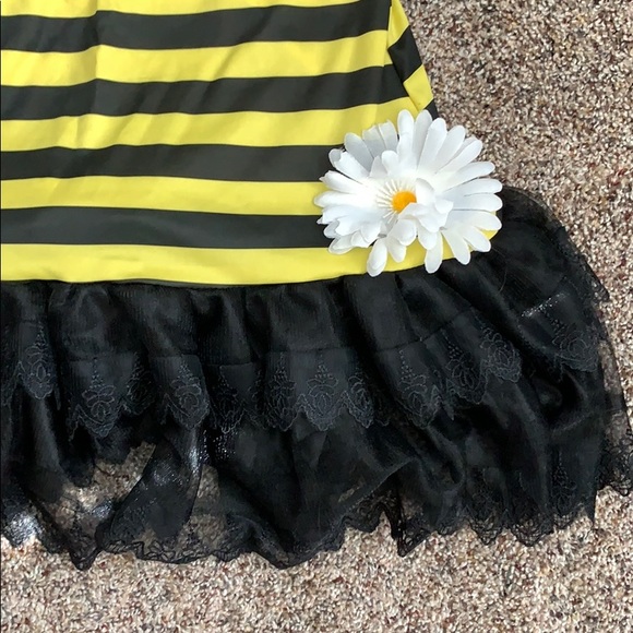 Women’s Honey Bee 🍯 🐝 Costume, size small - Picture 6 of 9